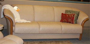 Ekornes Manhattan 3 Seat Sofa in Paloma Sand Leather