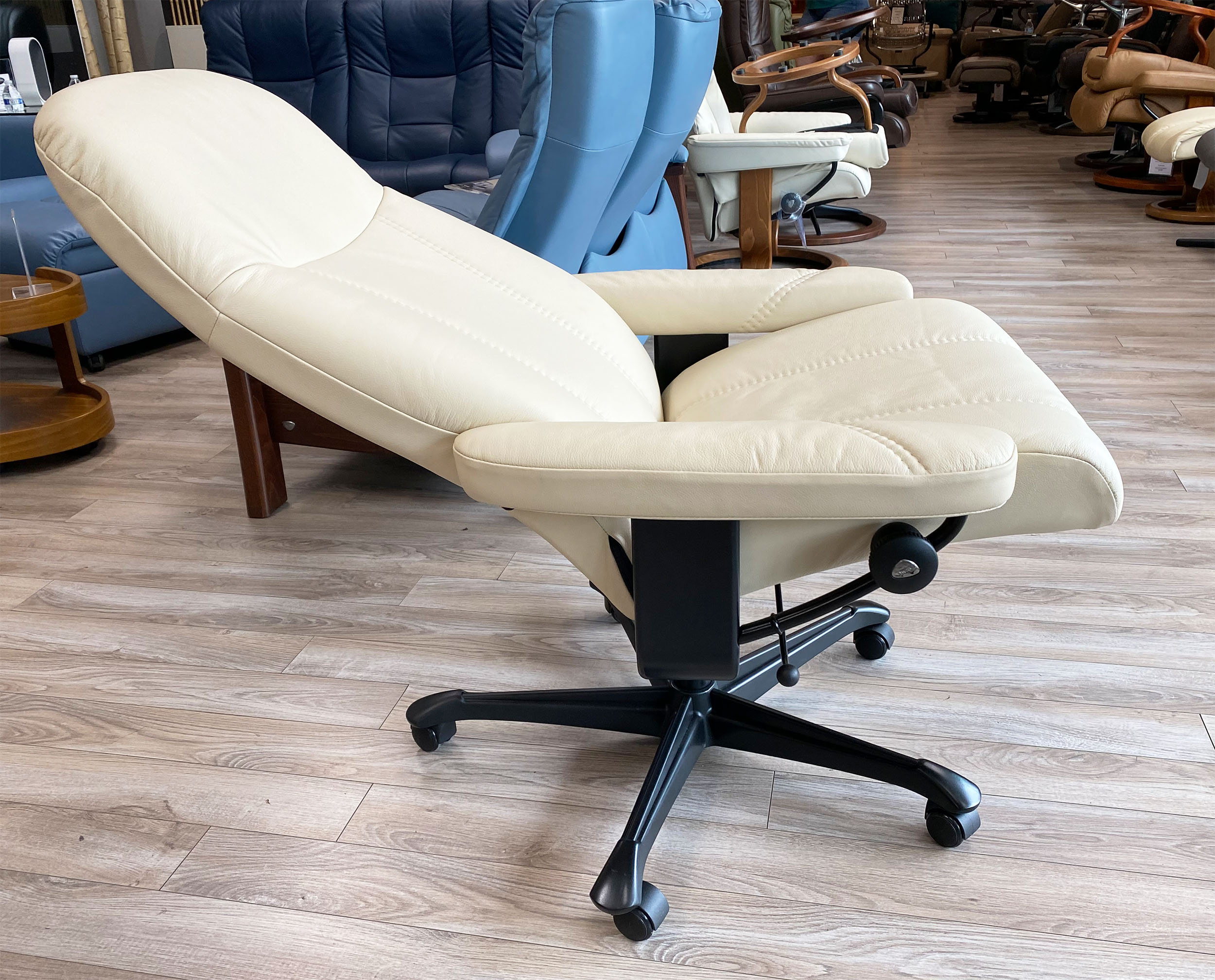 Stressless Consul Executive Office Desk Chair Recliner in Batick Cream  Leather by Ekornes