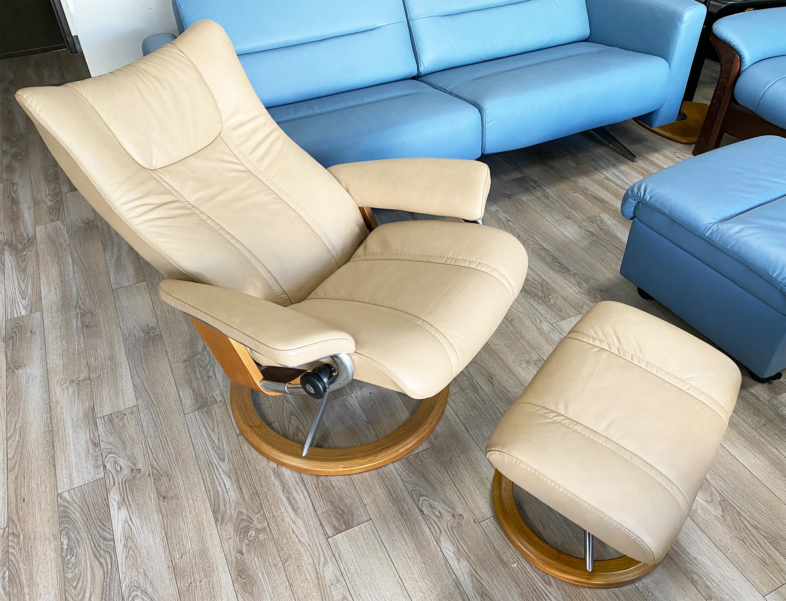 Stressless Eagle/Wing Recliner- Matching Ottoman Only